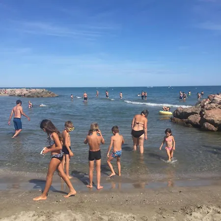 Ideal Touristes Apartment